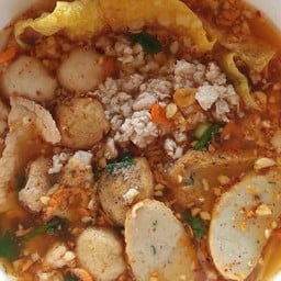 ก๋วยเตี๋ยวป้าแต๋วสูตรโบราณ🍜(ฟรีเกี๊ยวทอด)