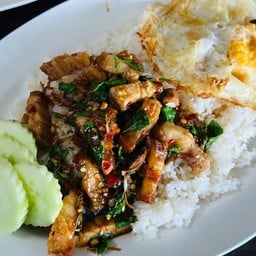 ป้าออม อาหารตามสั่ง