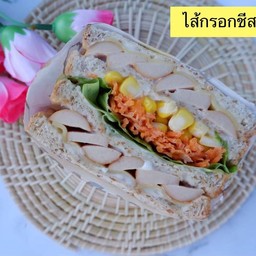 แซนวิช ไส้กรอกไก่ +ชีส 1 คู่