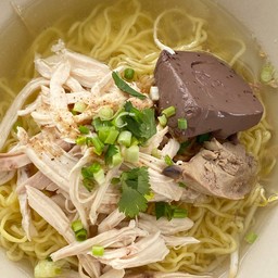 เจ๊ลัดดา ก๋วยเตี๋ยวไก่ฉีกน้ำใส