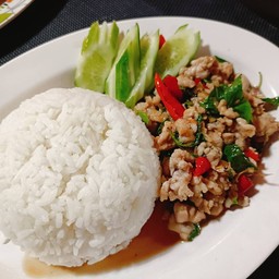 กระเพราหมูสับ(ราดข้าว)