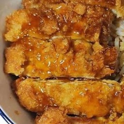 ข้าวไก่ทอดซอสเกาหลี