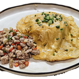 ข้าวหน้าหมูสับคั่วพริกเกลือไข่ข้น