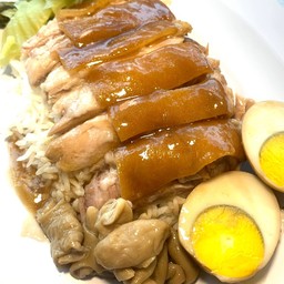 ข้าวขาหมู(เนื้อหนัง)  ไส้  ไข่ พิเศษ