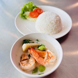 ข้าวกุ้งต้มกะทิใบเหลียงสะตอ