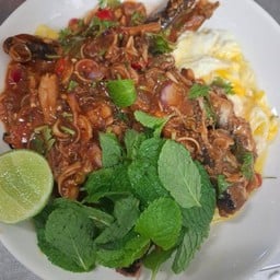 ไข่คั่วยำปลากระป๋อง