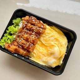 ข้าวไก่กรอบเกาหลี ไข่ข้น