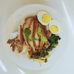 น้ำเหนือ อิ่ิมอร่อย ข้าวขาหมู หมูปิ้งรสเด็ด หมูทอด หมูฝอย ข้าวเหนียว