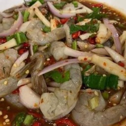 ยำกุ้งปลาร้า(เลือกกุ้งสุกไม่สุกด้านในนะคะ)