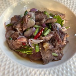 ยำเนื้อย่าง