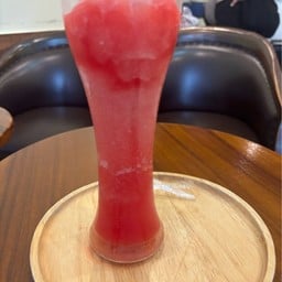 OUMI Organic Cafe ข้่างสวนสันติภาพ