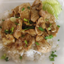 ข้าวทอดกระเทียม