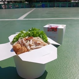 Momo's หมี่ไก่ฉีก&เห็ดย่างไต้หวัน