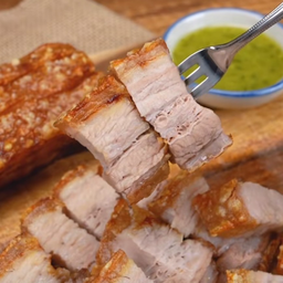 หมูกรอบ