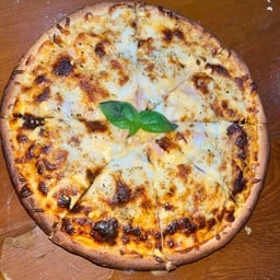 [อร่อยซ่ากับโค้ก] Homemade pizza Ham cheese +  โค้ก ออริจินัล (กระป๋อง) + โค้ก ไม่มีน้ำตาล (กระป๋อง)