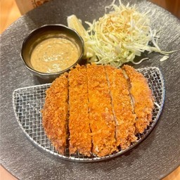Buta Tonkatsu (หมูทอดทงคัตสึ)