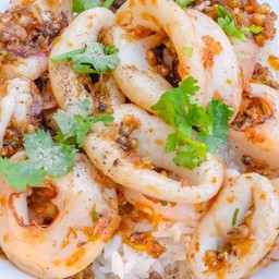 ข้าวกระเทียมทะเล