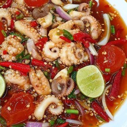 รวมยำ&ก๋วยเตี๋ยว ร้านหน้าเซเว่นบางหญ้าแพรก
