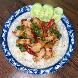 ข้าวราดกะเพราหมูกรอบ