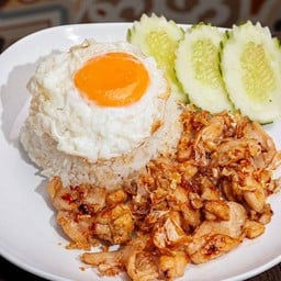 ข้าวหมู,ไก่ ทอดกระเทียม