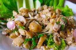 ลาบเห็ดฟาง