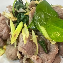 ลวกจิ้มเนื้อน่องลาย