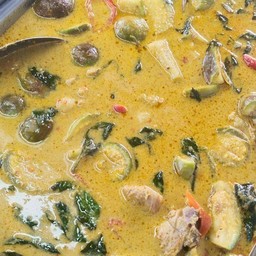แกงเขียวหวานไก่มะเขือเปราะ