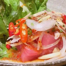 ยำปลาทูน่าสด