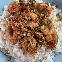 กุ้งทอดกระเทียมราดข้าว