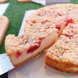 สตรอเบอร์รี่ครัมเบิ้ลชีสเค้ก