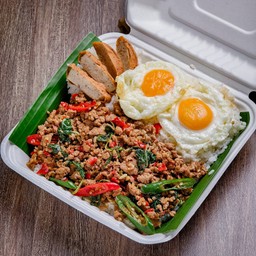 [อร่อยซ่ากับโค้ก] กะเพราถาด 1 +ไข่ดาว2 (หมู) +  โค้ก ออริจินัล (กระป๋อง) 