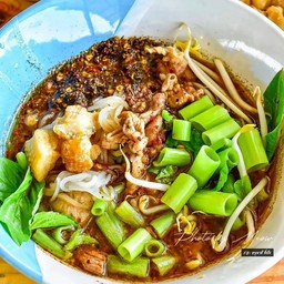 ก๋วยเตี๋ยวเรือน้ำตกหมูรวม