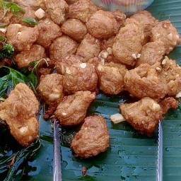 ร้านทอดมันปลากรายยอดมะพร้าวอ่อนแม่พรทิพย์