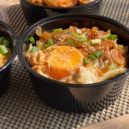 หมูกาโฮลิค PORK STIR FRIED WITH GARHOLIC SAUCE+RICE