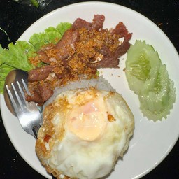 ข้าวหมูทอดกระเทียม