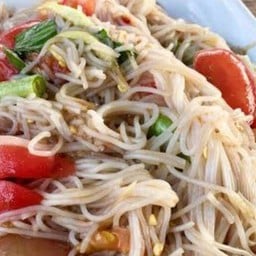 ตำขนมจีนเส้นนุ่มนัวปลาร้า