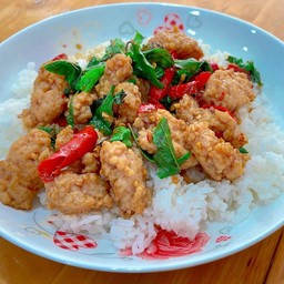 กะเพราหมูเด้ง(ราดข้าว)