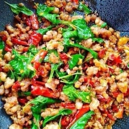 กระเพรา หมูสับ