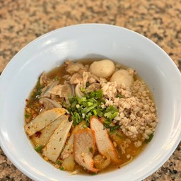 เส้นใหญ่ ต้มยำ