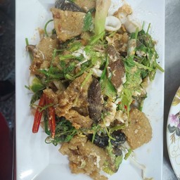 กระเพาะปลาผัดแห้ง