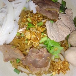 เส้นเล็กแห้งเนื้อ