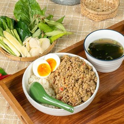 ข้าวราดหมูผัดสมุนไพร