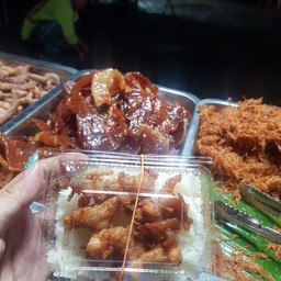 ข้าวเหนียวไก่ทอด