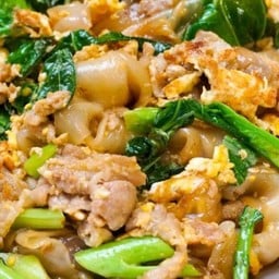 ร้านข้าวแกงคุณเบนซ์คลองสาม