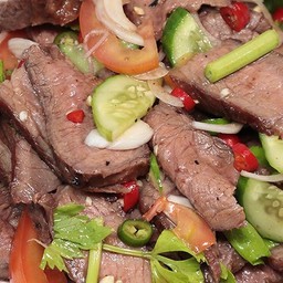 ยำเนื้อย่าง