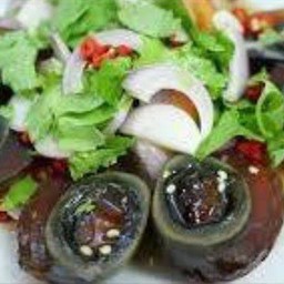 ยำไข่เยี่ยวม้า