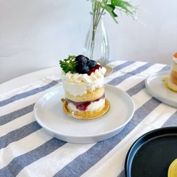 บลูเบอรี่เค้ก(รูปแบบหน้าขนมจะเปลี่ยนไปตามความเหมาะสม)