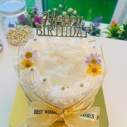 เค้กนมสด 1 รส (มะพร้าวน้ำหอม) 0.5 ปอนด์ (ฟรีป้ายHBDอันเล็ก)