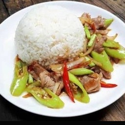 ไก่ผัดพริกหยวก