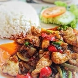 พริกเผาหมูชิ้นราดข้าว